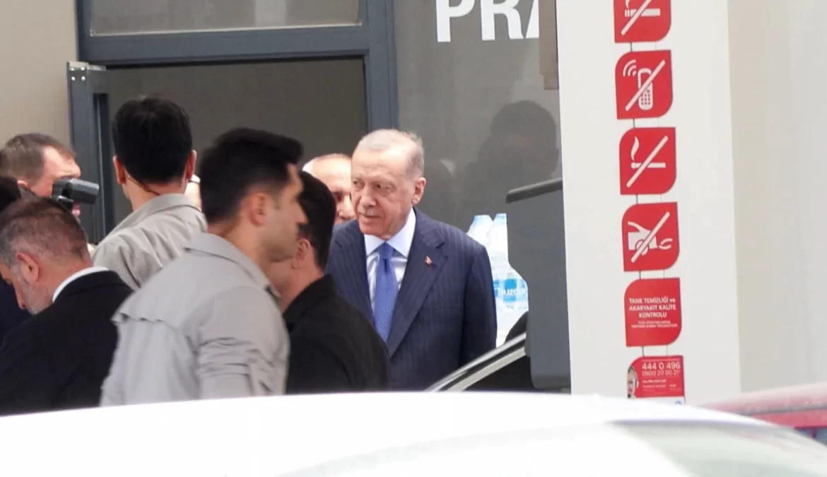 Cumhurbaşkanı Erdoğan’dan sürpriz ziyaret! Akaryakıt istasyonuna uğradı  Cumhurbaşkanı Erdoğan&#8217;dan sürpriz ziyaret! Akaryakıt istasyonuna uğradı cumhurbaskani erdogan dan surpriz ziyaret 17271518 9514 amp 1170x675